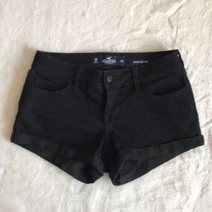 Hollister: Black Low rise Short Shorts